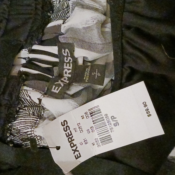 Express Floral Side Bandage Top - Picture 5 of 6